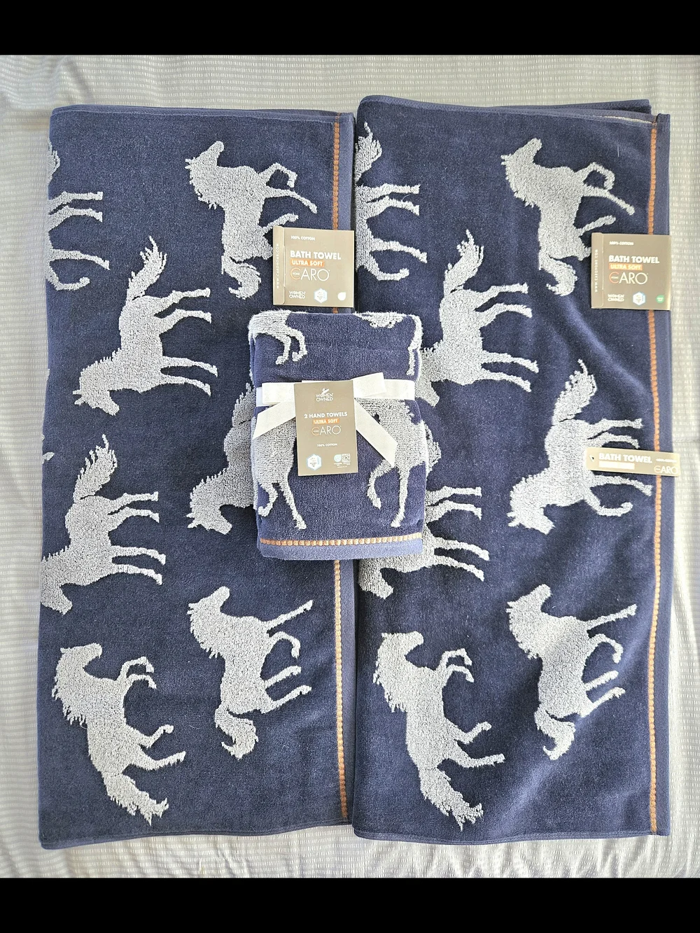 NWT CARO Reversible Horse Print Bath Towel Set – 2 Bath Towels & 2 Hand Towels
